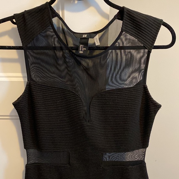 Black Dress. Size small - Picture 3 of 5